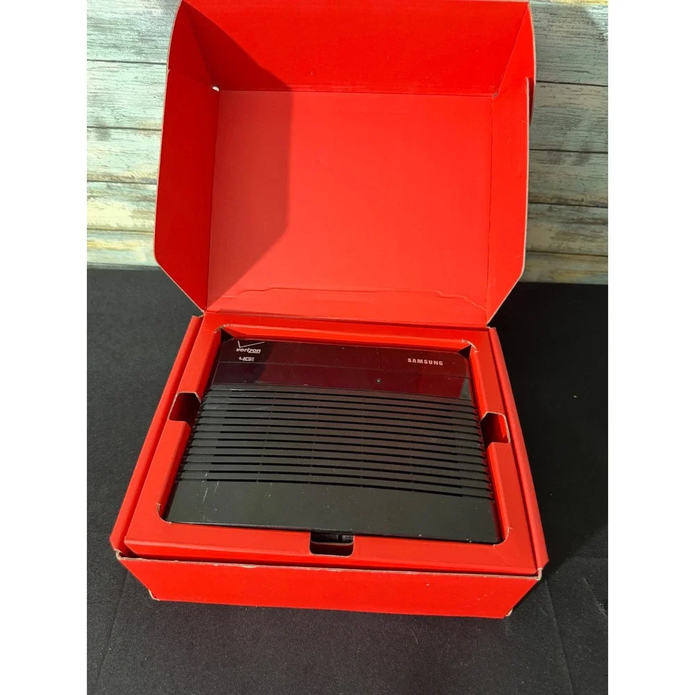 Samsung Verizon 4G LTE Network Extender SLS-BU103 Black EUC Wireless‎ Booster